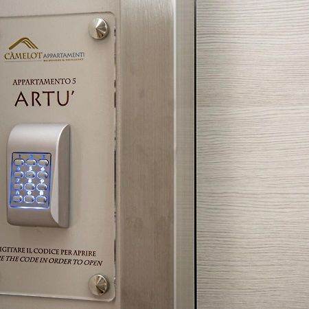 Camelot Appartamenti - Business E Holiday 산 마르티노 부온 알베르고 외부 사진