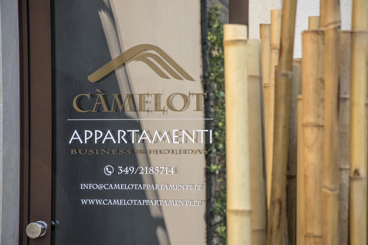 Camelot Appartamenti - Business E Holiday 산 마르티노 부온 알베르고 외부 사진